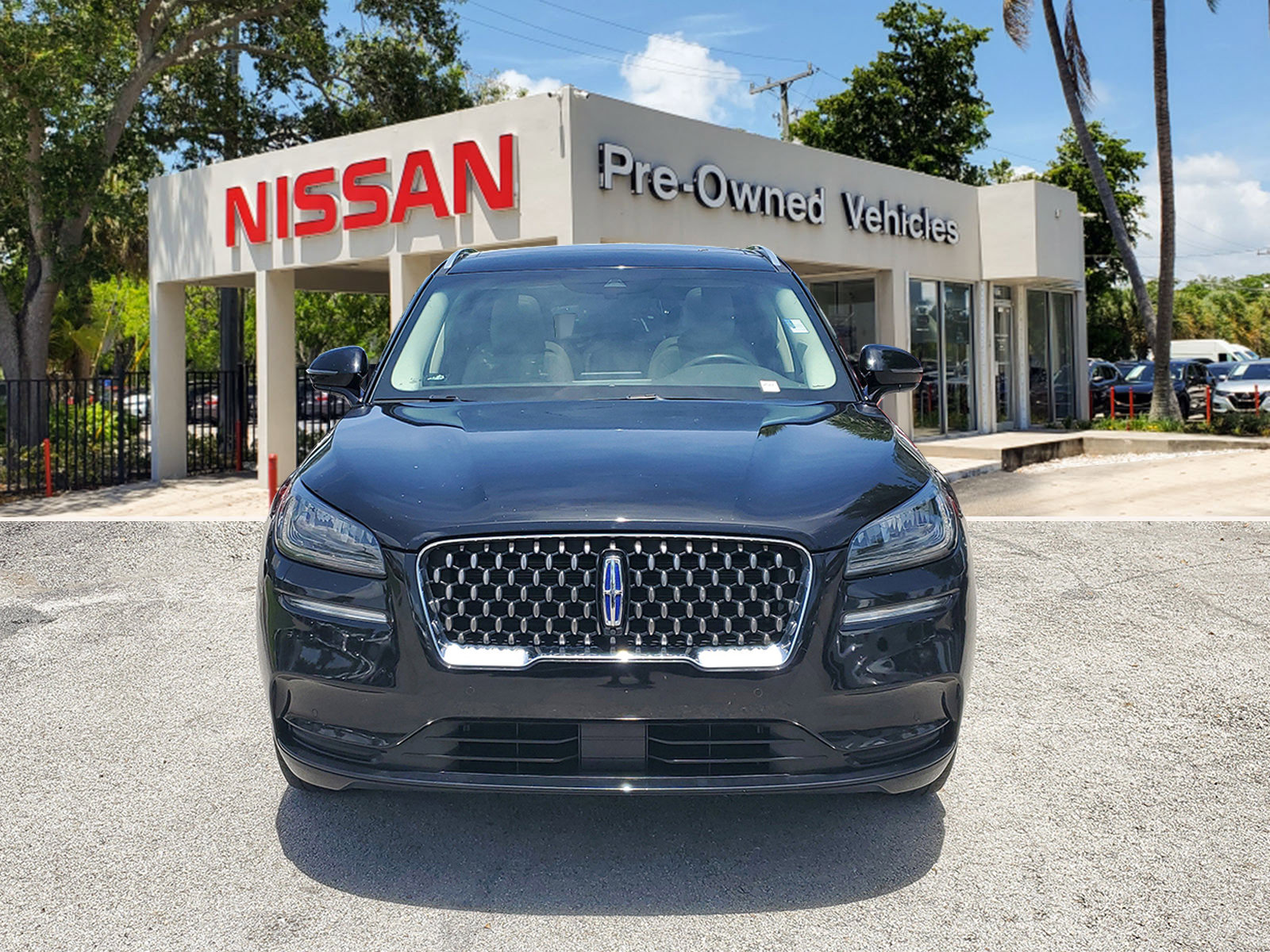 Used 2022 Lincoln Corsair Grand Touring image 2