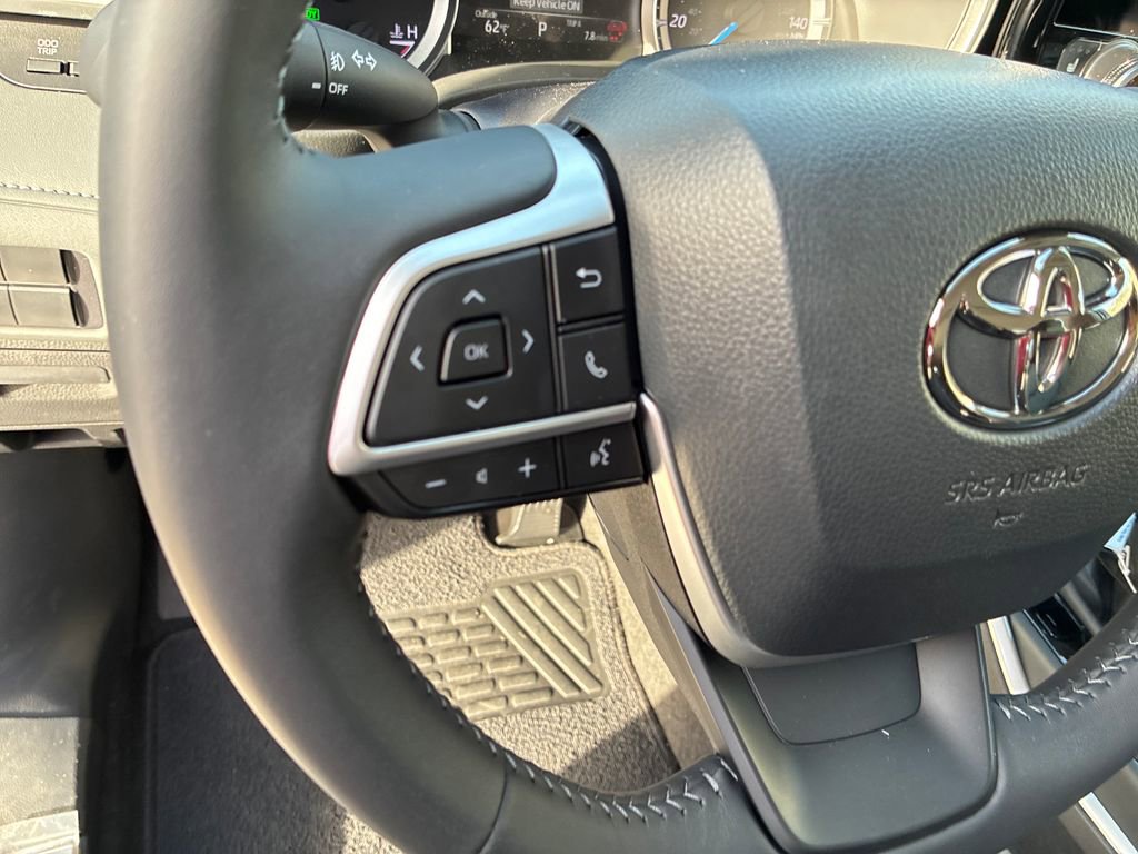 New 2026 Toyota Highlander XLE image 26