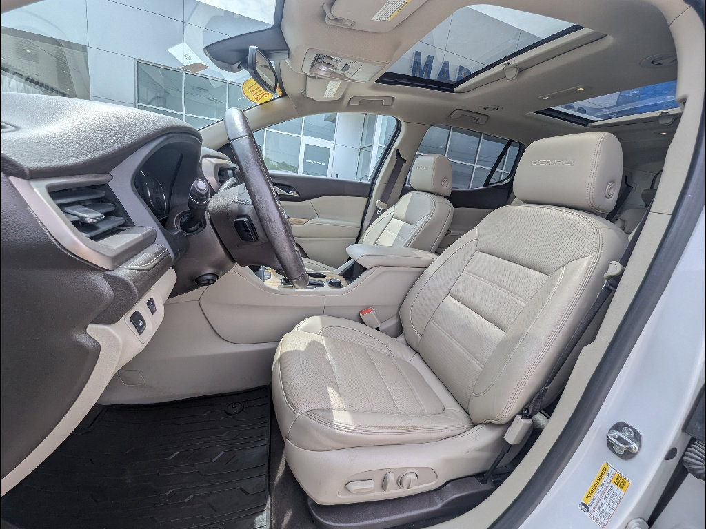 Used 2017 GMC Acadia Denali w/ Technology Package AWD/4WD image 19