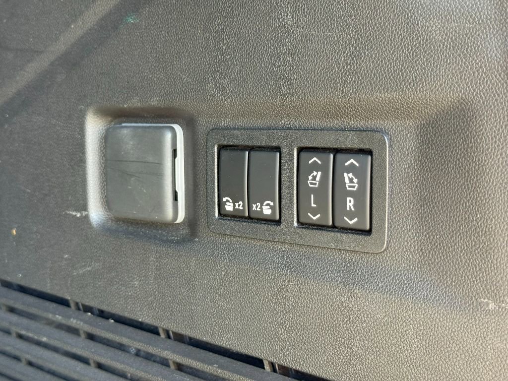 Used 2021 Chevrolet Tahoe LT w/ LT Signature Plus Package image 10