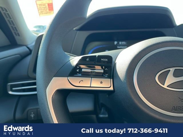 New 2025 Hyundai Elantra SE image 23