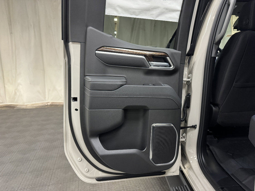 New 2026 GMC Sierra 1500 SLE w/ Preferred Package image 17