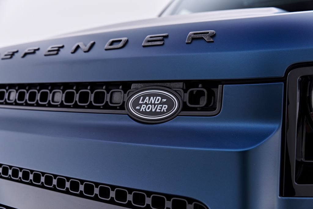 Used 2026 Land Rover Defender 110 OCTA AWD/4WD image 22