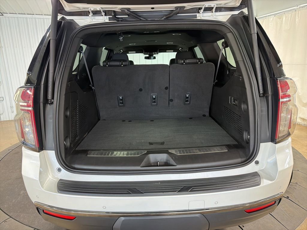 Certified 2022 Chevrolet Suburban RST w/ Luxury Package AWD/4WD image 8