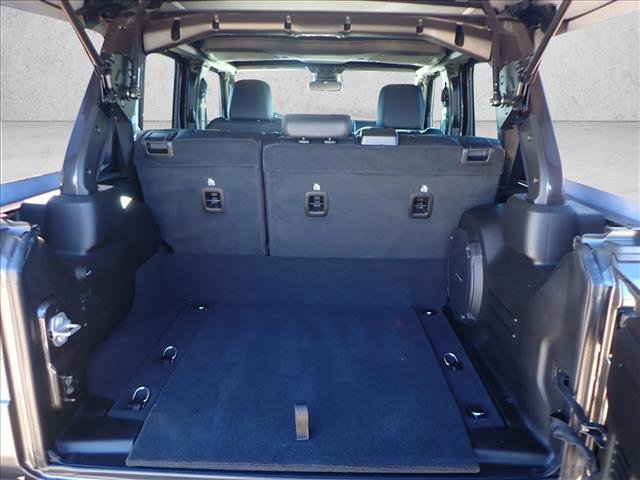 Used 2025 Jeep Wrangler Sahara image 8