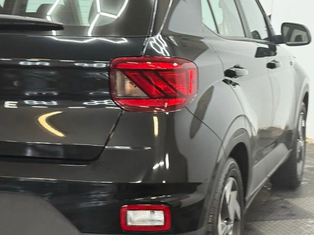 Certified 2023 Hyundai Venue SEL w/ Cargo Package image 13