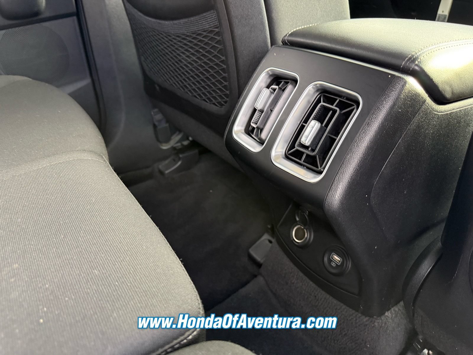 Used 2022 Kia Sorento LX AWD/4WD image 13