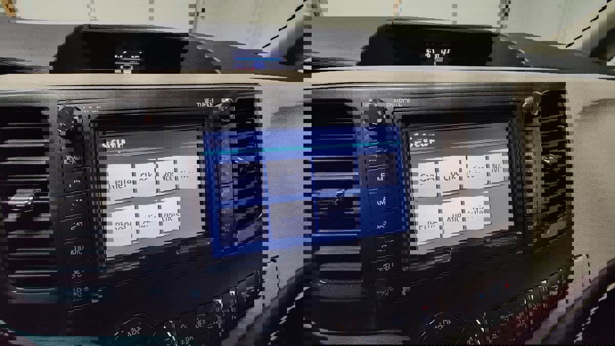 Used 2013 Toyota Sienna Limited w/ Premium Pkg image 38