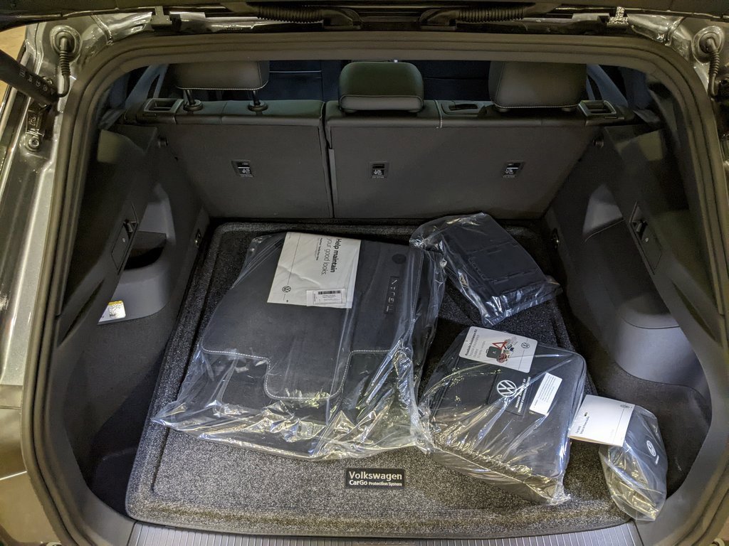 New 2025 Volkswagen Tiguan SE R-Line image 26