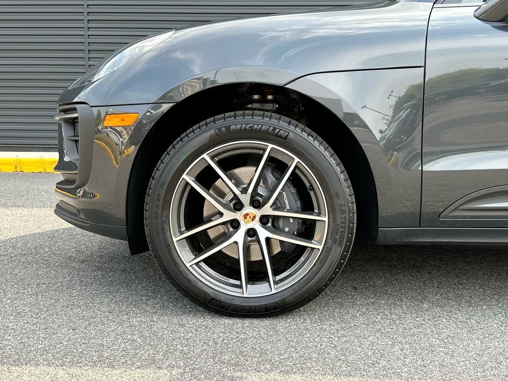 New 2026 Porsche Macan AWD/4WD image 33