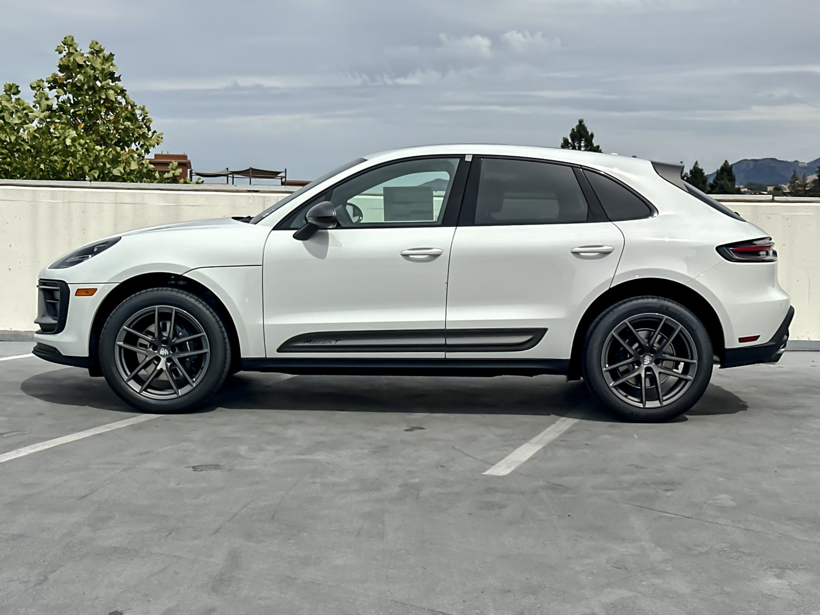 New 2026 Porsche Macan AWD/4WD image 3