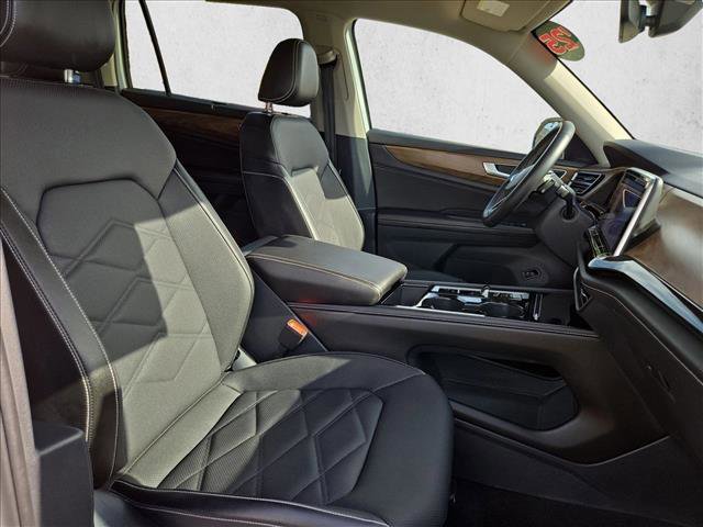 Used 2025 Volkswagen Atlas SE AWD/4WD image 20