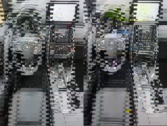 Used 2026 Lexus LX 700h Luxury image 10