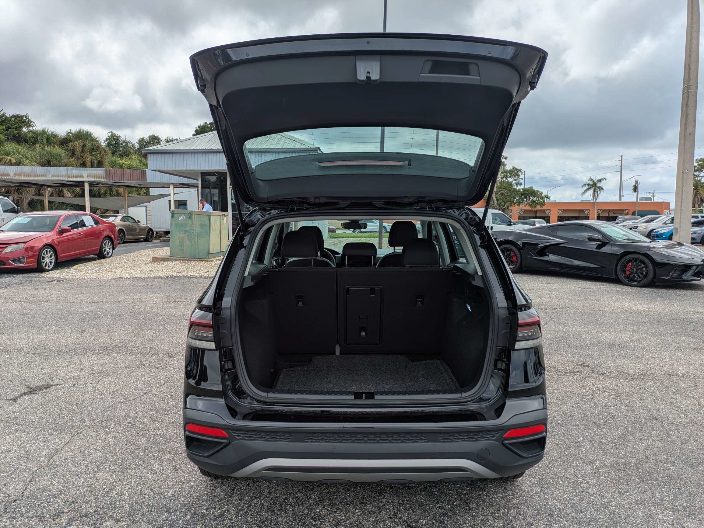 Used 2025 Volkswagen Taos S FWD image 29
