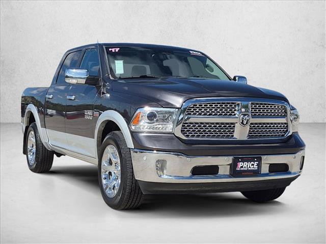 Used 2017 RAM 1500 Laramie w/ Convenience Group AWD/4WD image 3