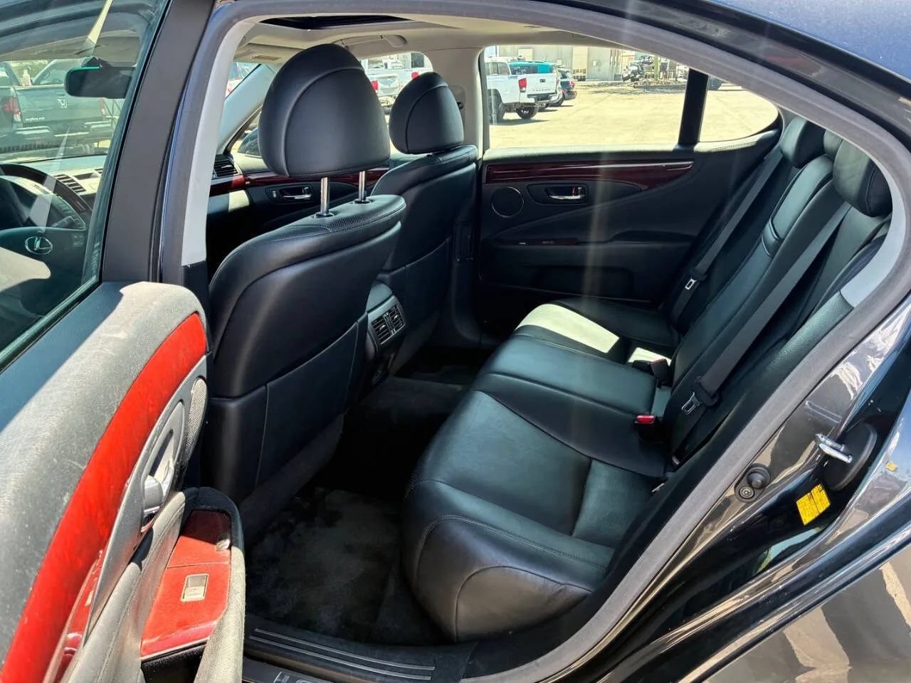 Used 2007 Lexus LS 460 RWD image 20