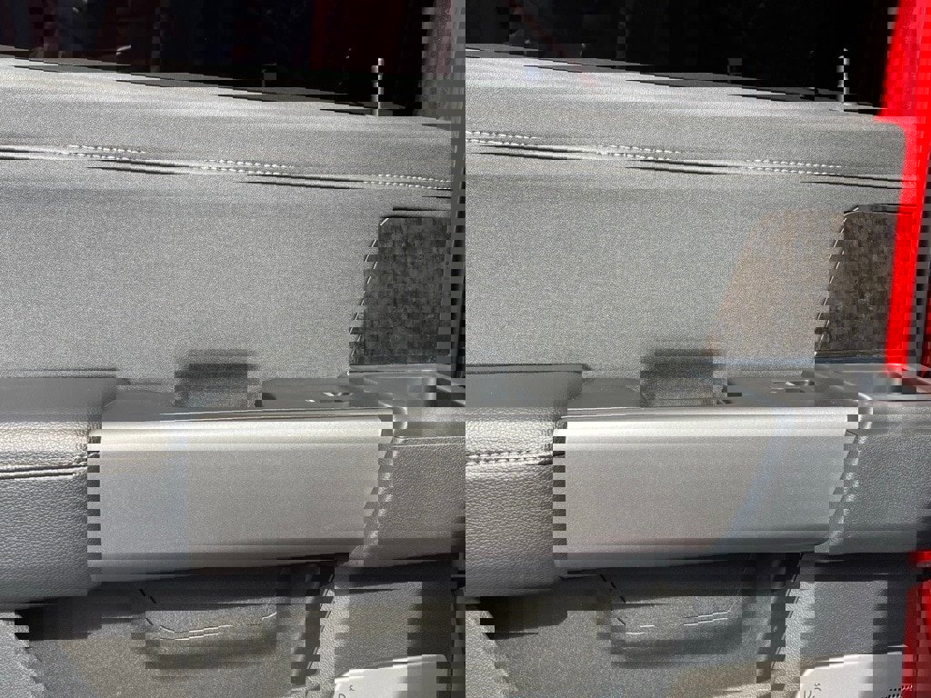 Used 2025 Ford F250 Lariat w/ Chrome Package image 12