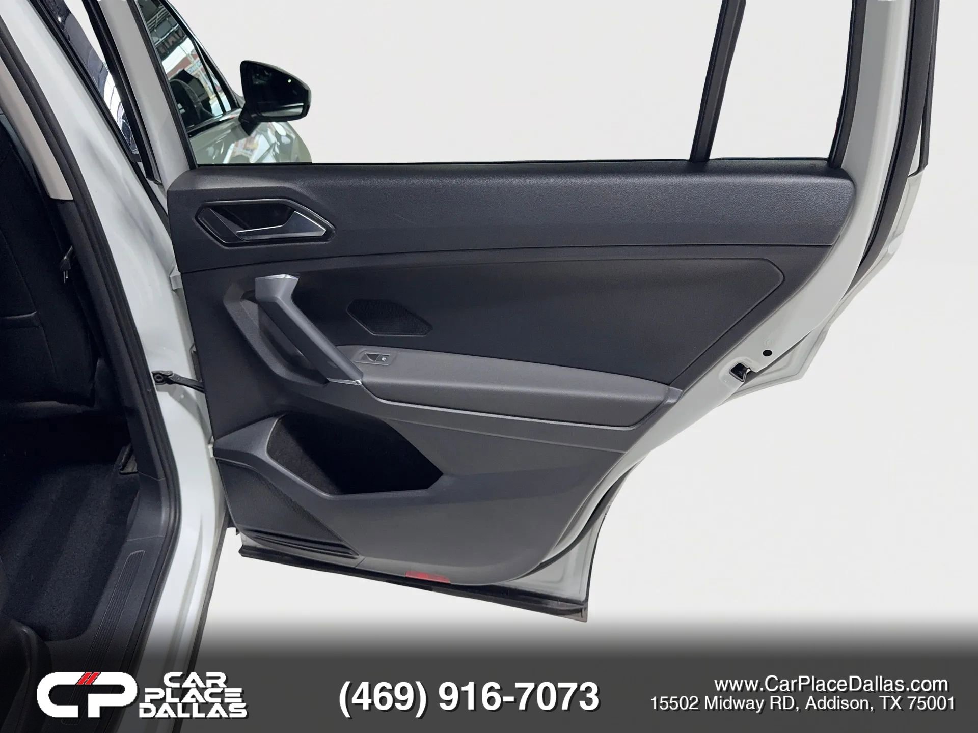 Used 2018 Volkswagen Tiguan SEL image 34