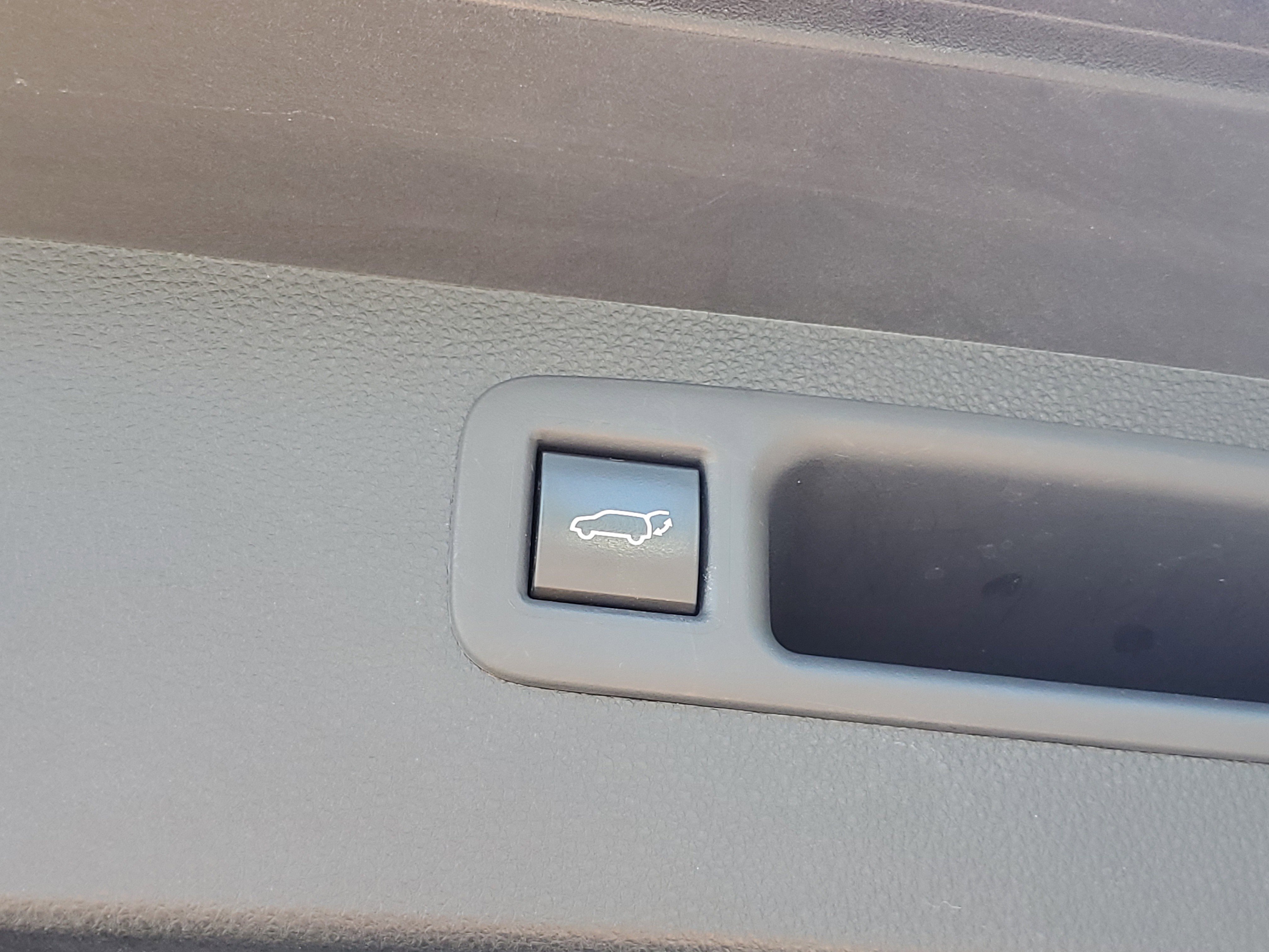 Used 2022 Toyota Highlander XLE FWD image 10