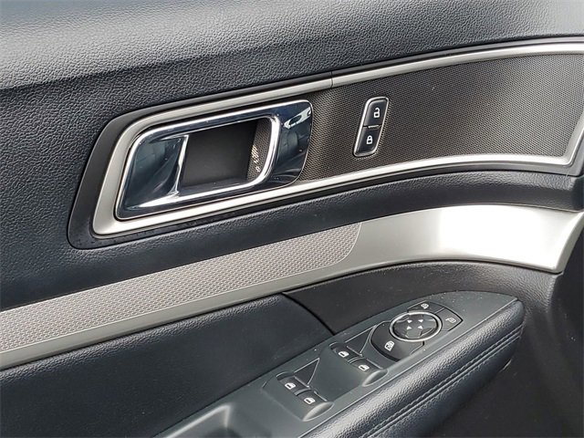 Used 2017 Ford Explorer XLT w/ Equipment Group 202A image 23