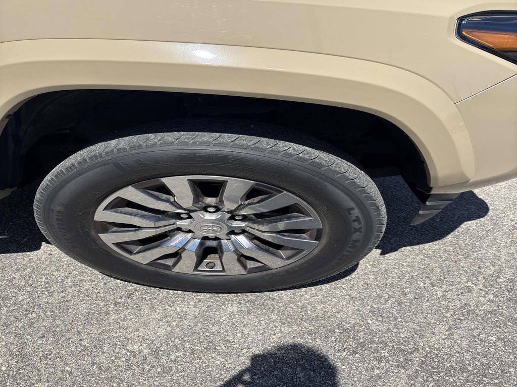 Used 2020 Toyota Tacoma Limited AWD/4WD image 4