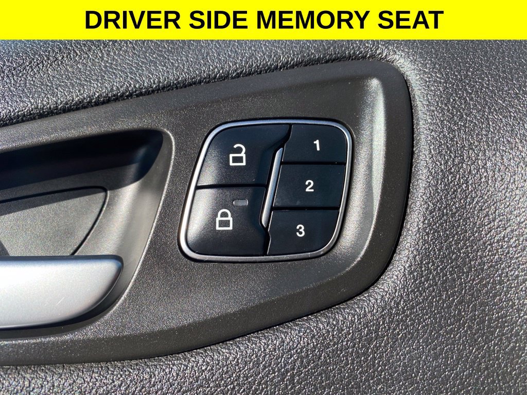 Used 2019 Ford Escape Titanium FWD image 16