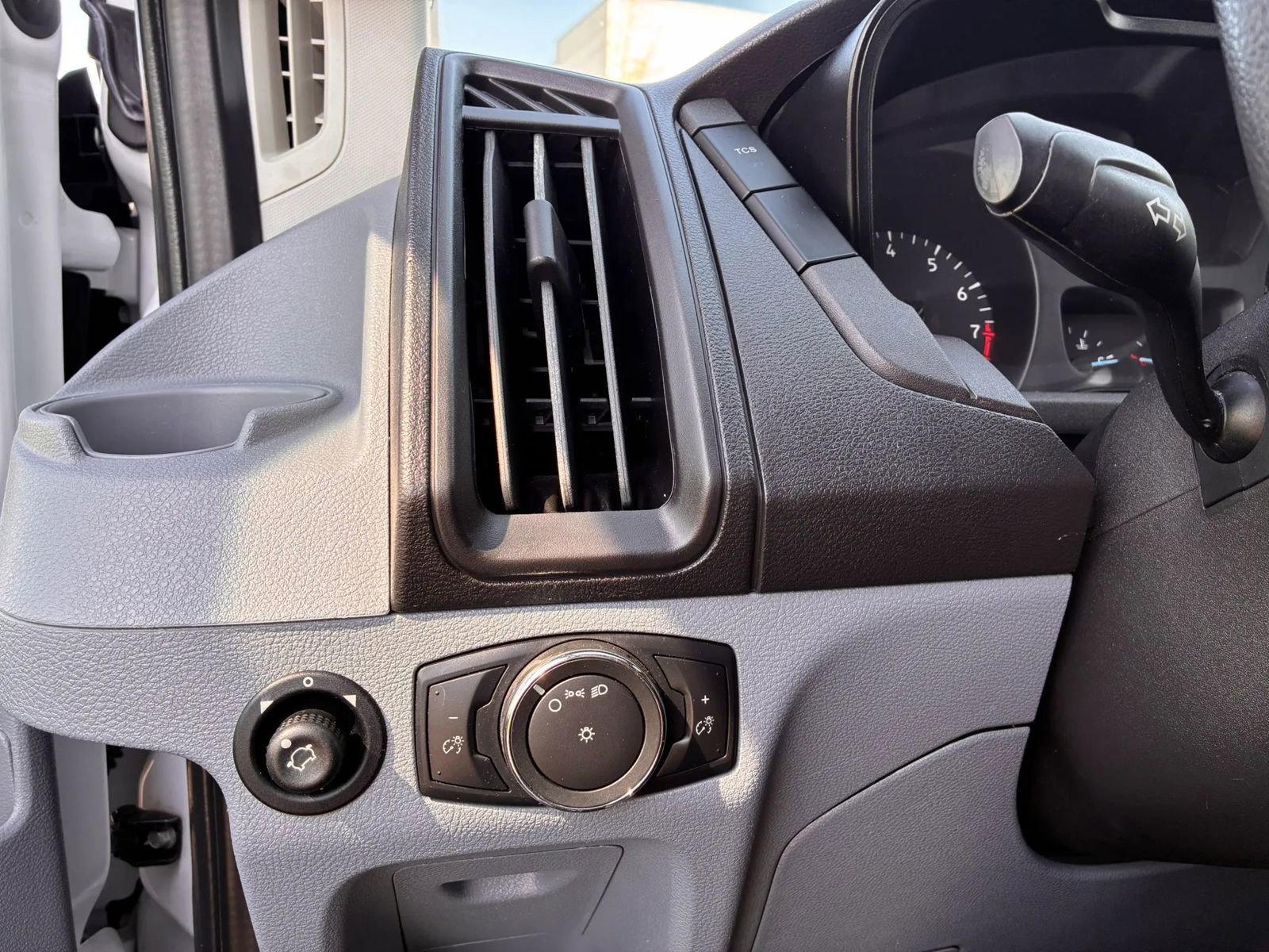 Used 2018 Ford Transit 250 130 Low Roof w/ Exterior Upgrade Package image 15
