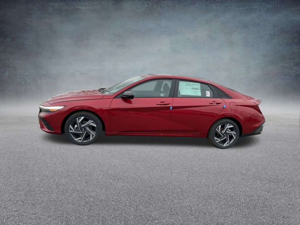 Used 2025 Hyundai Elantra Sport image 12