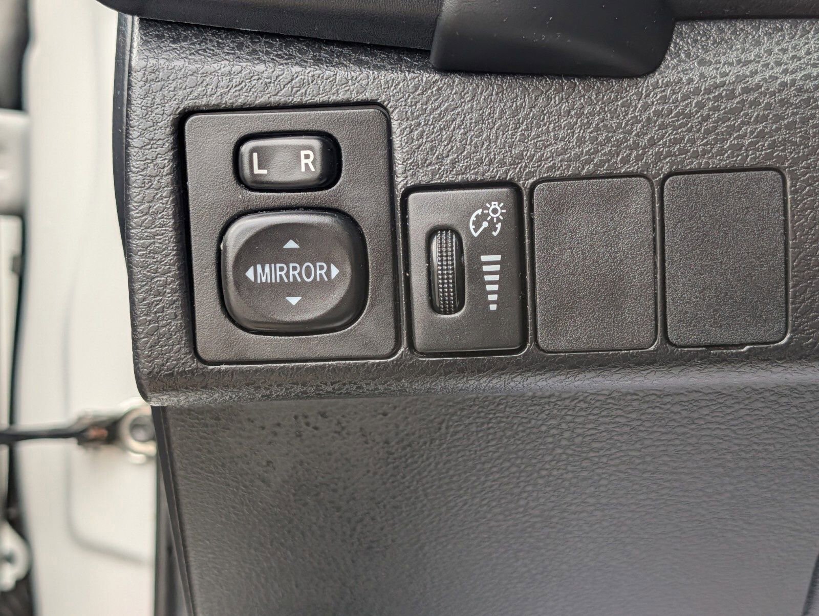 Used 2018 Toyota Corolla LE image 8