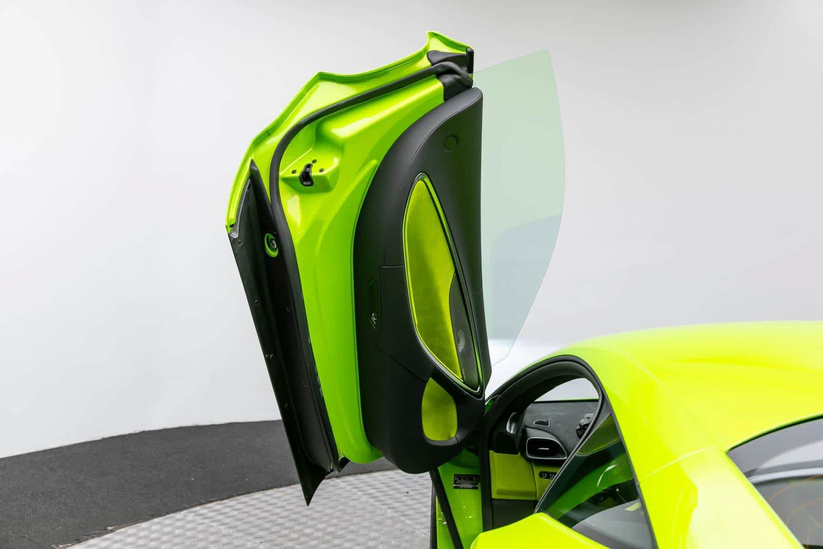 New 2026 McLaren Artura RWD image 21