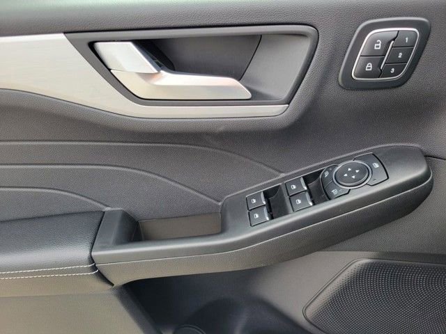 Used 2024 Ford Escape SE w/ PHEV Premium Package image 18