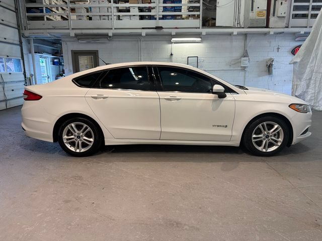 Used 2018 Ford Fusion SE FWD image 8