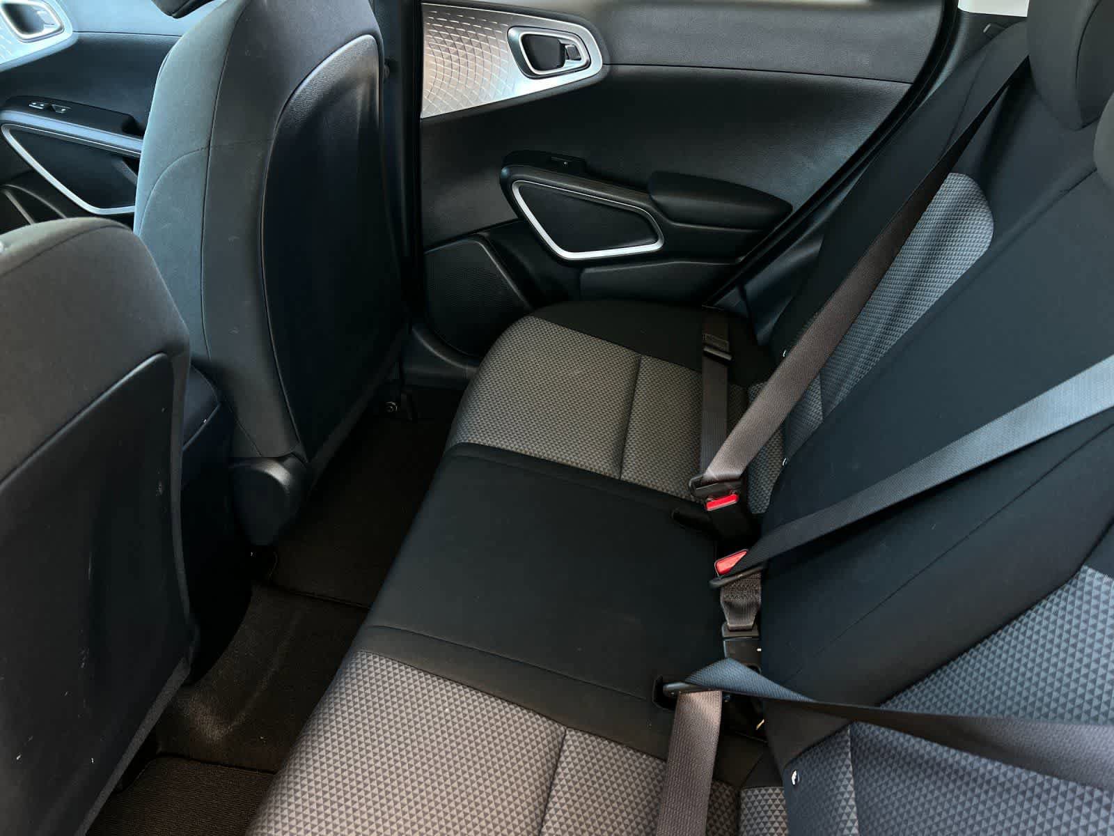 Used 2025 Kia Soul LX w/ LX Technology Package FWD image 5