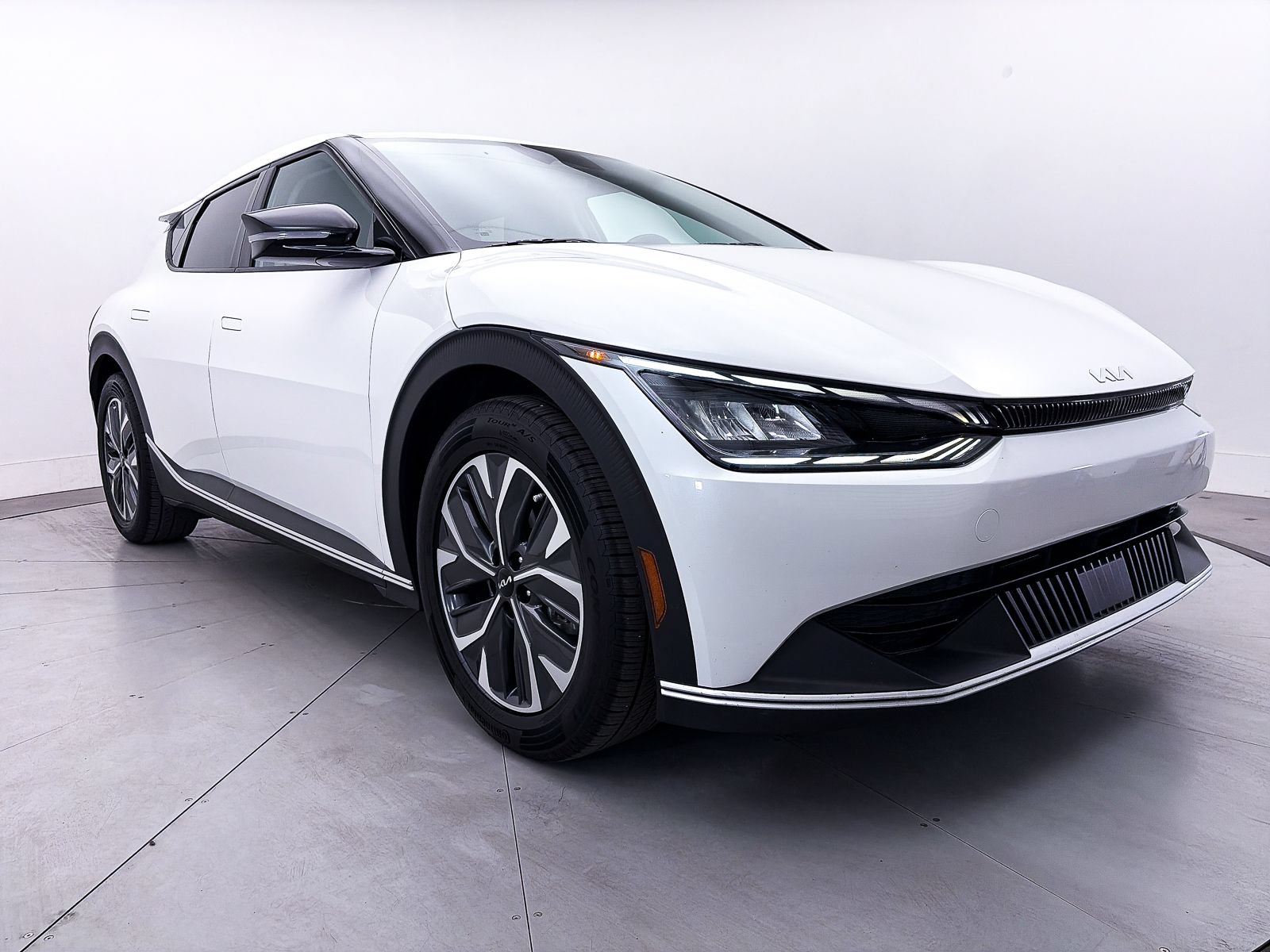 Used 2022 Kia EV6 Light RWD image 10