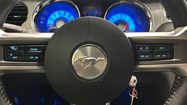 Used 2010 Ford Mustang GT RWD image 13