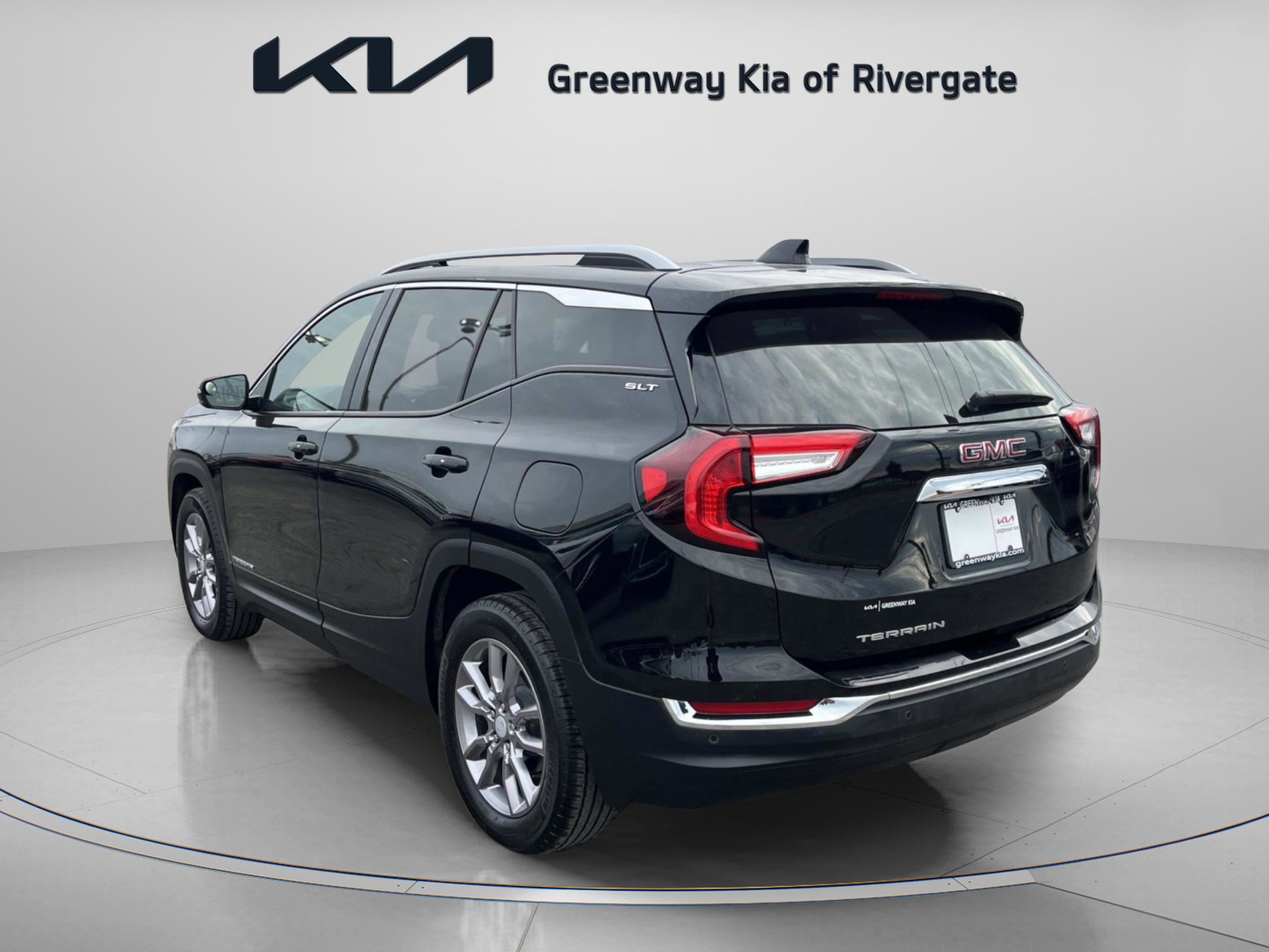 Used 2023 GMC Terrain SLT w/ Infotainment Package II image 5