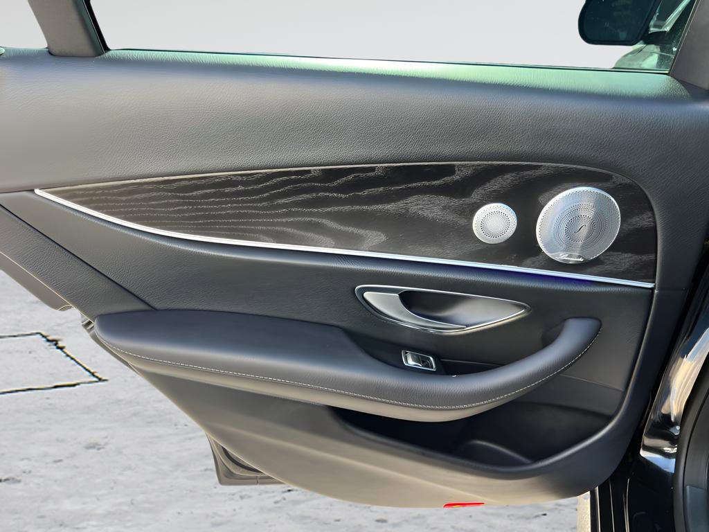 Used 2019 Mercedes-Benz E 300 image 22