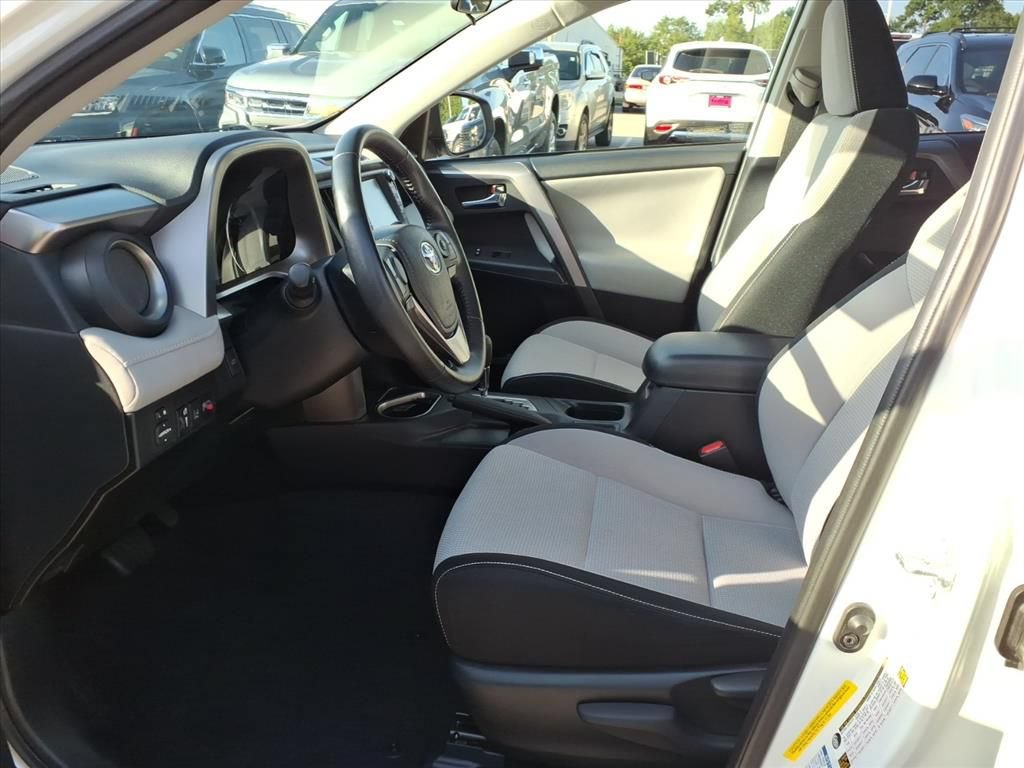 Used 2018 Toyota RAV4 XLE w/ Convenience Package AWD/4WD image 19