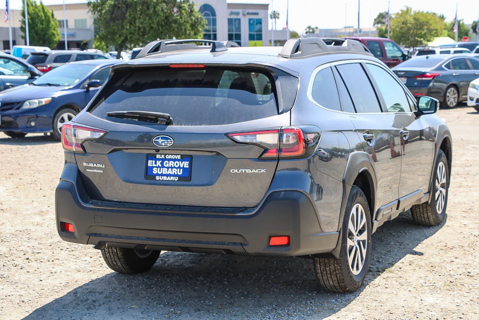 Used 2025 Subaru Outback Premium AWD/4WD image 4