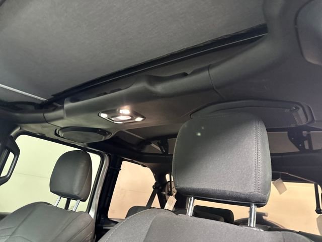 Used 2023 Jeep Wrangler Unlimited image 12