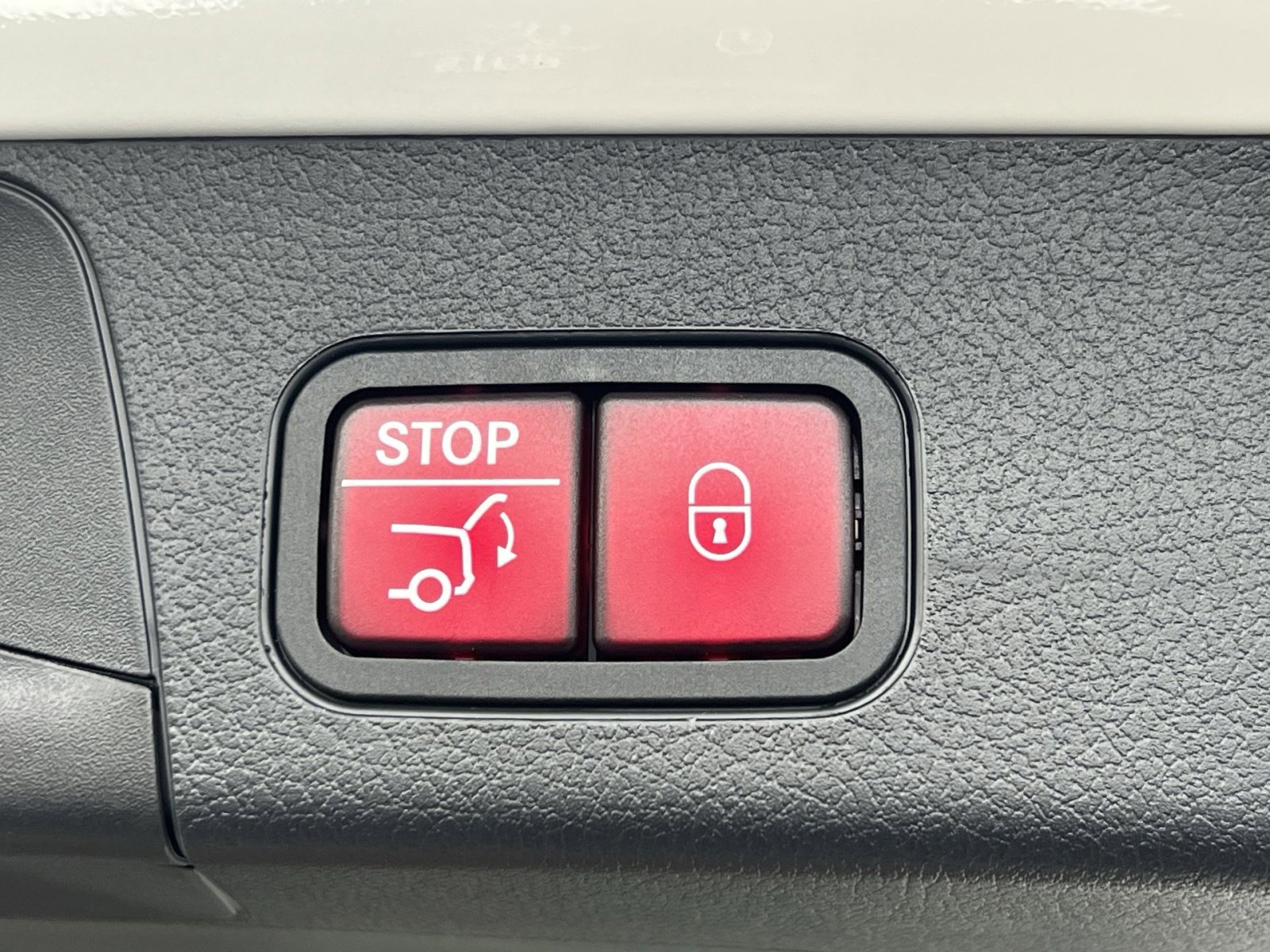 New 2026 Mercedes-Benz GLB 250 4MATIC image 25