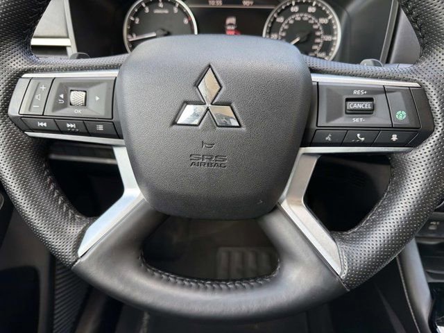 Used 2025 Mitsubishi Outlander SE FWD image 24