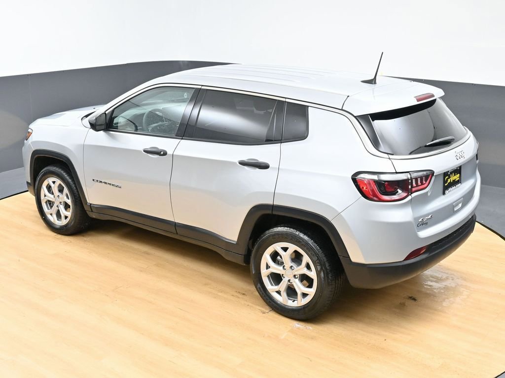 Used 2024 Jeep Compass Sport image 45