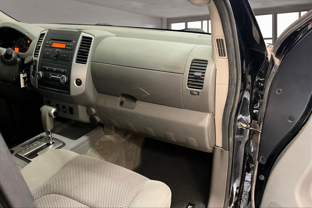 Used 2011 Nissan Frontier SV AWD/4WD image 11