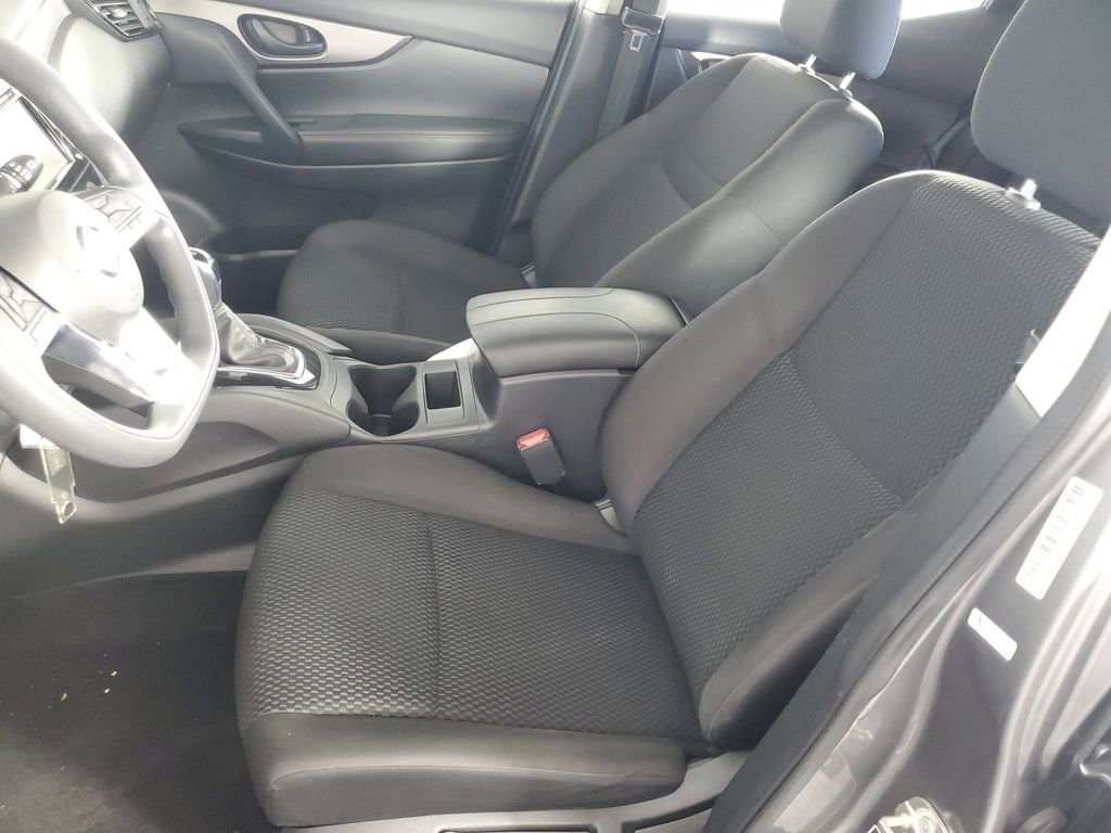 Used 2020 Nissan Rogue Sport S image 12