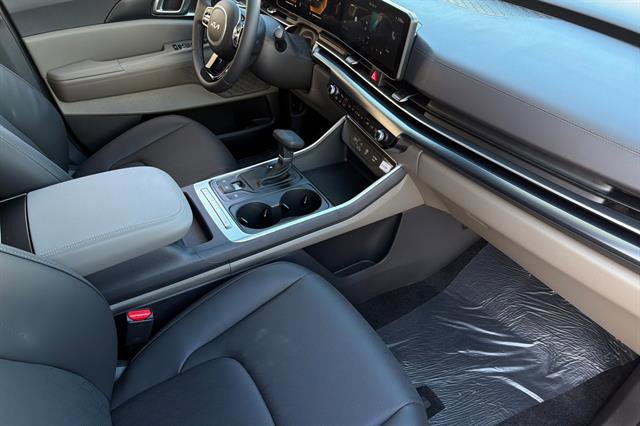 New 2026 Kia Carnival FWD image 19