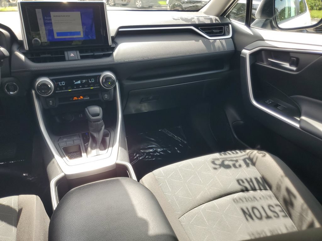 Used 2025 Toyota RAV4 XLE FWD image 11