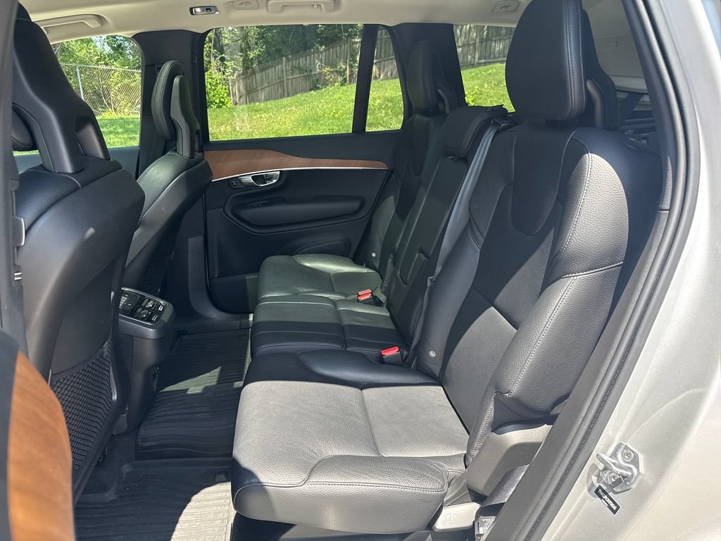 Used 2021 Volvo XC90 T6 Momentum w/ Climate Package AWD/4WD image 24