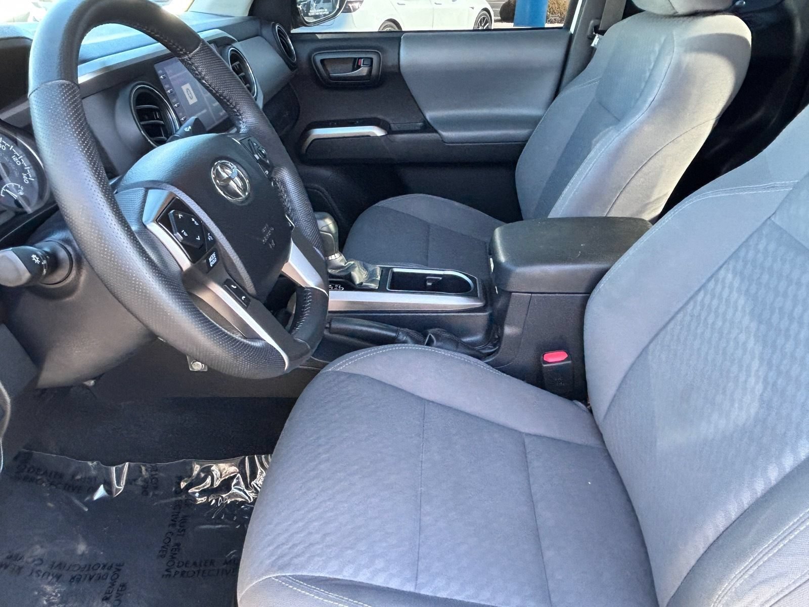 Used 2021 Toyota Tacoma SR5 AWD/4WD image 18