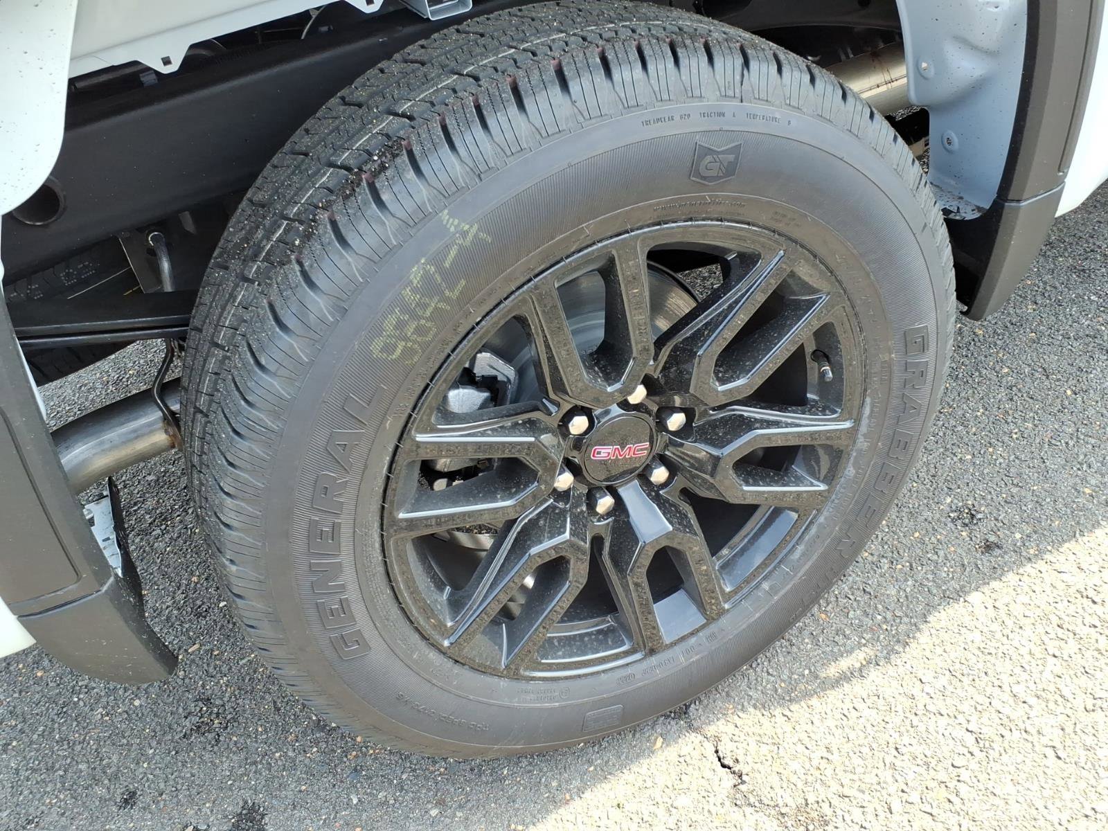 New 2026 GMC Sierra 1500 Elevation image 7